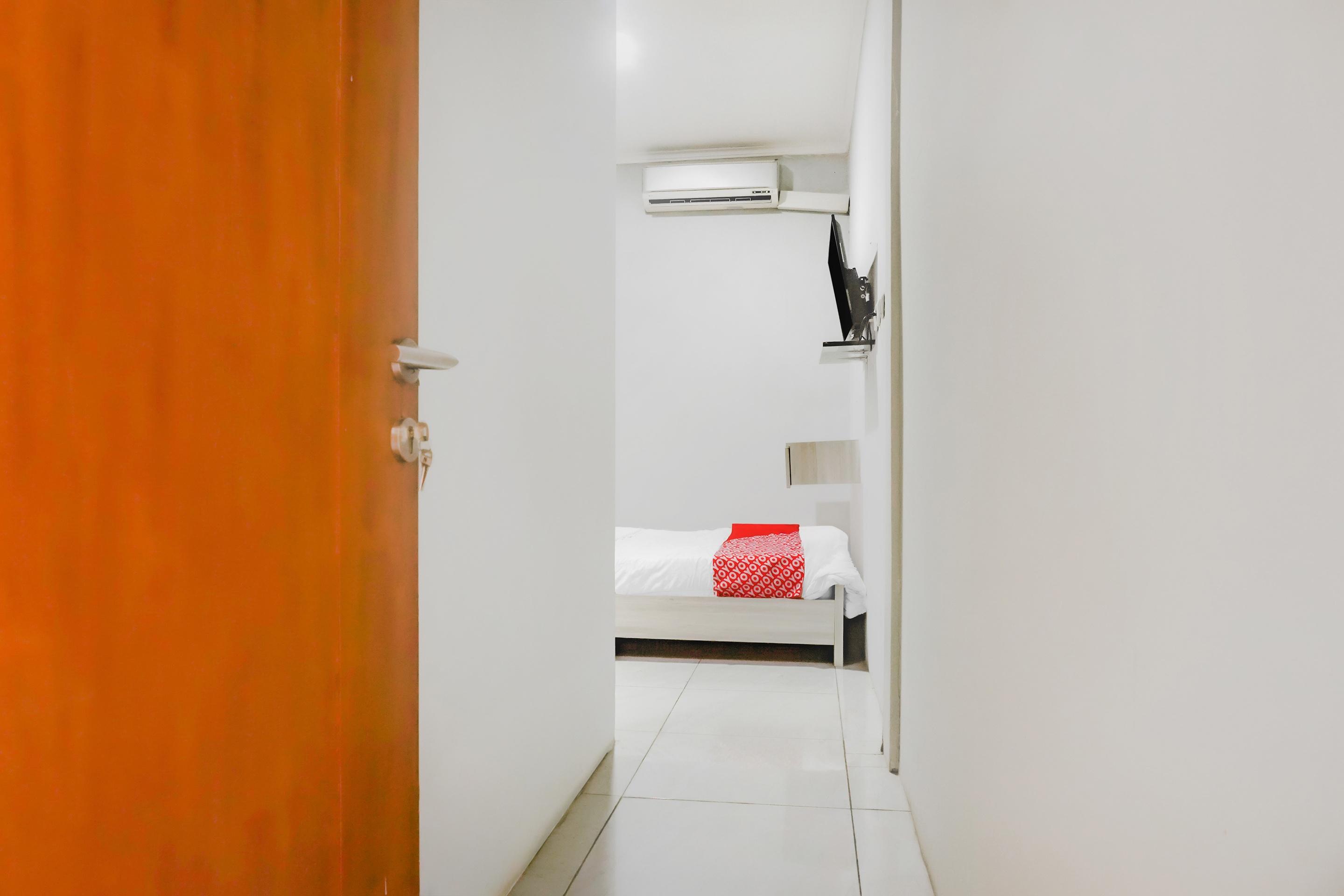 Reddoorz @ Limo Depok Hotel Exterior photo